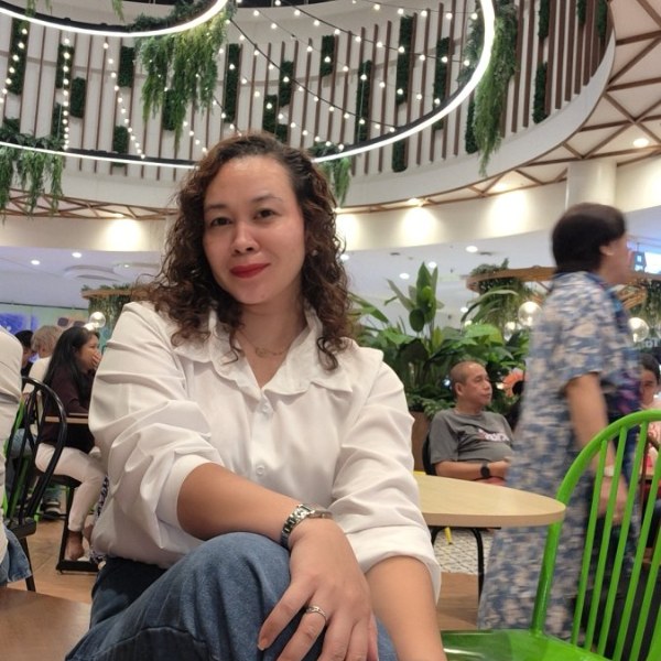 Ems, 39, from Bato